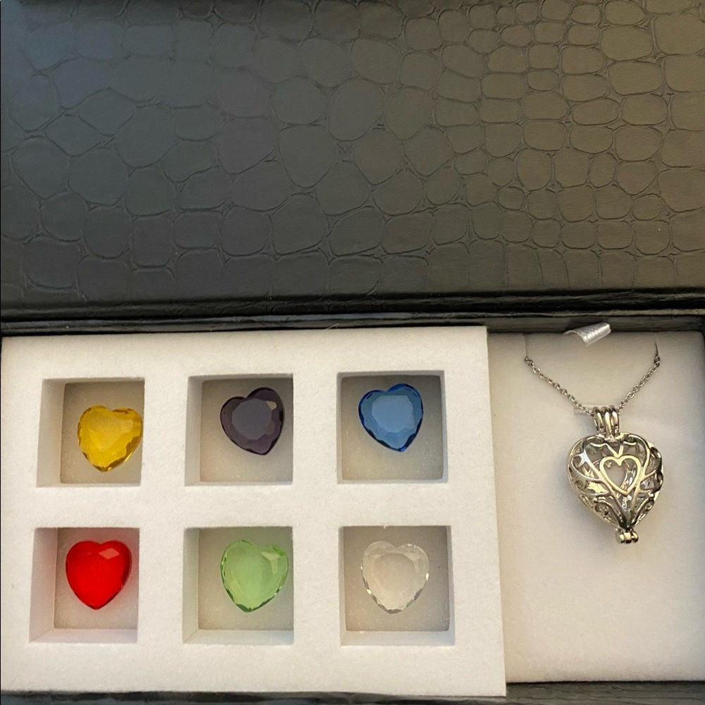 COPY - New Heart necklace with 6 interchangeable colored stones